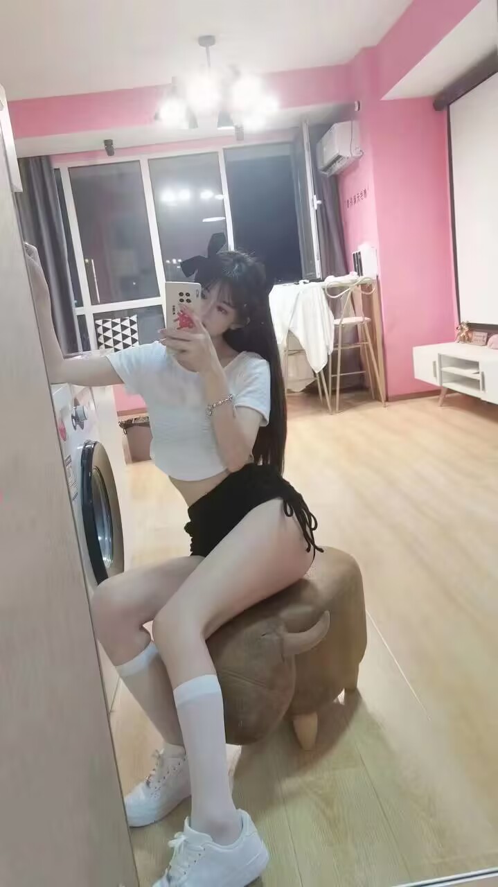 NP74O2A8N77%T5~RS@(6RQ4_tmb.jpg